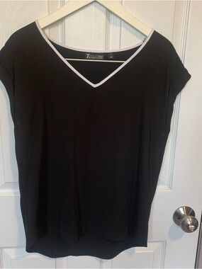 New York & Company Black V-Neck Short Sleeve Tee with White Trim